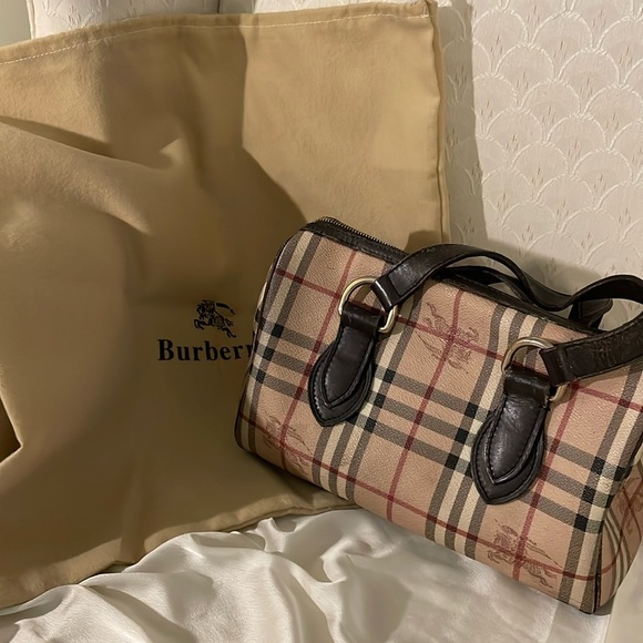 BURBERRY Haymarket Check Small Chester Bag - Picture 2 of 16